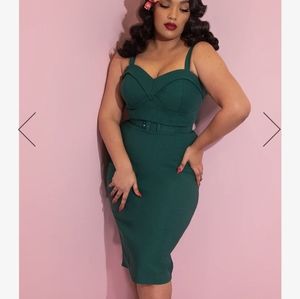 NWT Spruce Green Man-eater Wiggle XL